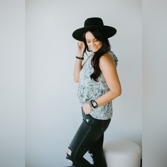 Nwt Andree by Unit Babydoll Sleeveless Blouse High Neckline Tie-Back Closure - Picture 3 of 10